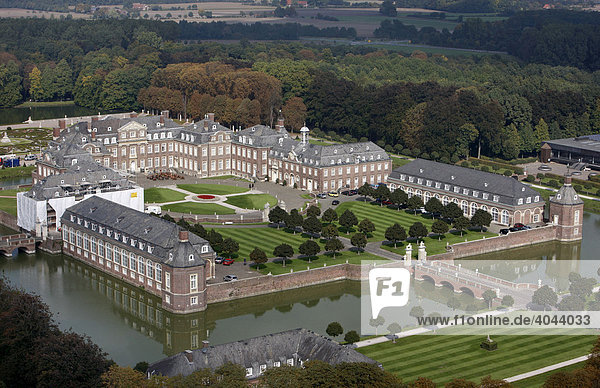Schloss Nordkirchen  größtes Wasserschloss Westfalens  beherbergt u.a. die Fachhochschule für Finanzen Nordrhein-Westfalen  Nordkirchen  Münsterland  Nordrhein-Westfalen  Deutschland  Europa