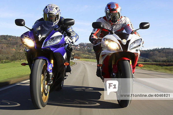 Motorbikes  Yamaha YZF-R6  old on the right and new on the left
