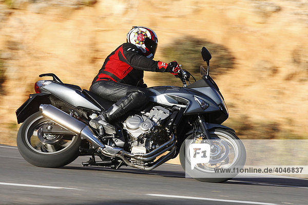 Motorbike  Honda CBF 600  panning