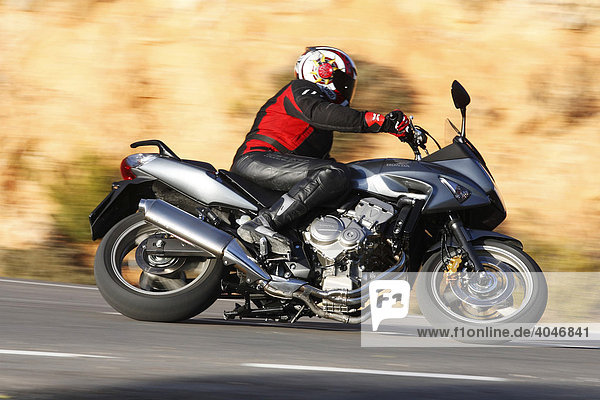 Motorbike  Honda CBF 600  panning