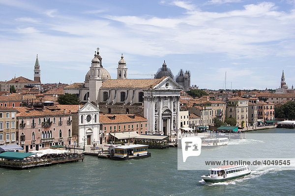Kirche Santa Maria dei Gesuati vom Canale Grande aus gesehen  Venedig  Italien  Europa