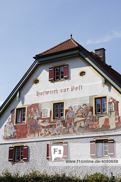 Lüftlmalerei am Hofwirth zur Post in Marquartstein  Chiemgau  Oberbayern  Bayern  Deutschland  Europa
