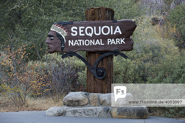 Nationalparkschild  Sequoia Nationalpark  Kalifornien  USA
