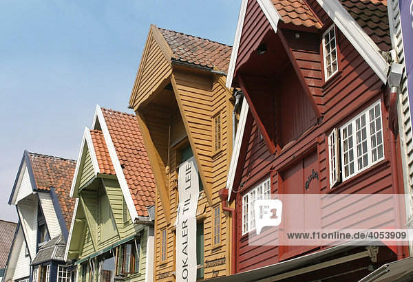Traditionelle Holzhäusern im Hafen von Stavanger  Norwegen  Skandinavien  Europa