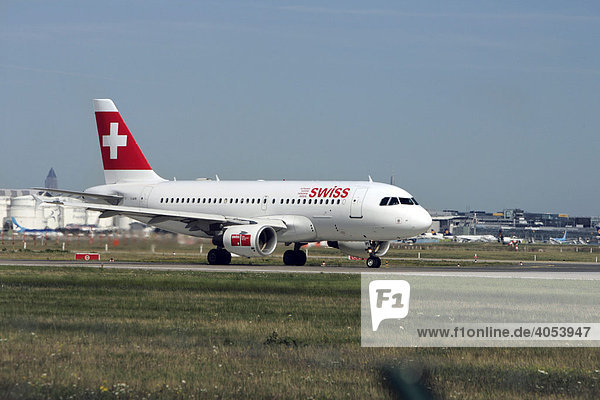 Swiss Airlines  Airbus  A 319  startet auf dem Frankfurter Flughafen  Frankfurt  Hessen  Deutschland  Europa