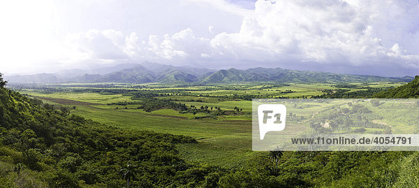 Panorama  bergige Landschaft  Provinz Sancti-Spíritus  Kuba  Cuba  Lateinamerika  Amerika