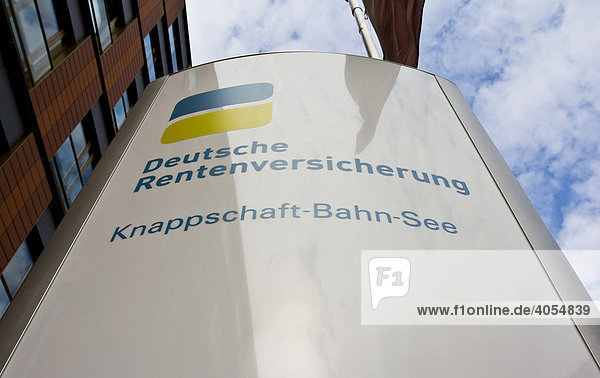 Deutsche Rentenversicherung Logo und Firmenschild  Frankfurt  Hessen  Deutschland  Europa