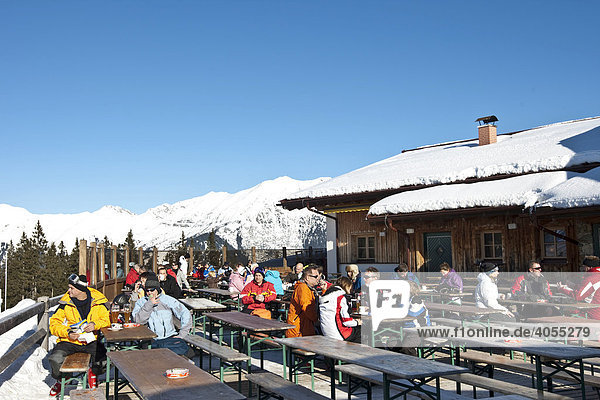 Skiers  AprËs Ski on the Grubigalm hut  Lermoos  Tyrol  Austria  Europe