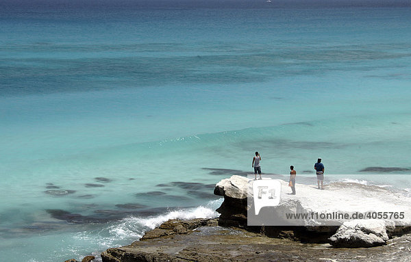 Beach scene  Cancun  Yucatan peninsula  Mexico  Latin America