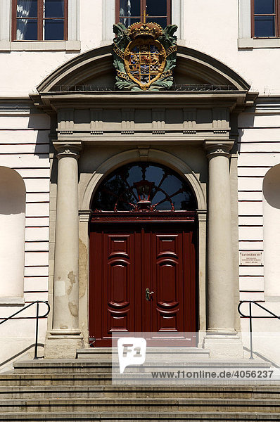 Eingangsportal des Landgerichts  ehem. Herzogliches Schloss  Lüneburg  Niedersachsen  Deutschland  Europa