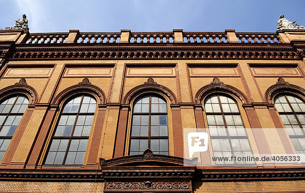 Fassade vom alten Postfuhramt  Detail  Berlin  Deutschland  Europa