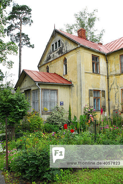 Summer house and garden  nostalgic noblesse in Majori  Baltic Sea resort Jurmala  Latvia  Baltic Sea  northeastern Europe