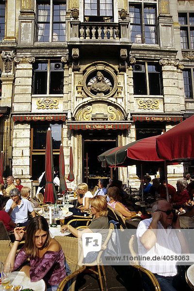 Bar Cafe Restaurant Terrasse  La Chalouppe d Or  De Gulden Boot  barockes Haus auf dem Grote Markt  Grand Place  Brüssel  Belgien  Benelux  Europa
