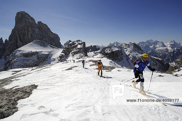 Mountaineers taking part in a race in front of the Buellelejoch Mountain Hut  Hochpustertal Valley or High Puster Valley or Alto Pusteria  Bolzano-Bozen  Dolomite Alps  Italy  Europe