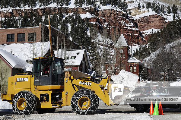 Schneeräumer in der Mainstreet in Telluride  Colorado  USA