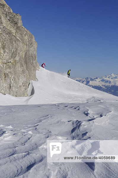 Skiers on Tour Saint Martin  Col du Pillon  skiing region Glacier 3000  Gstaad  Western Alps  Bernese Oberland  Switzerland  Europe
