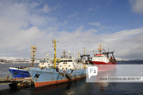 Russische Fischtrawler im Hafen von Kirkenes,  Finnmark,  Lappland,  Norwegen,  Skandinavien,  Europa