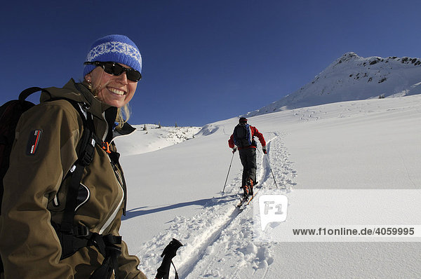 Ski hikers on a tour up Mount Brechhorn  Spertental Valley  Tyrol  Austria  Europe