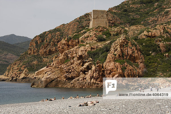 Genueserturm Tour Porto und Strand von Porto Marina  Korsika  Frankreich  Europa