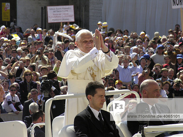 Audience with Pope Benedikt XVI on 27.04.2005 at St. Peter's Square  Vatican City  Rome  Italy  Europe