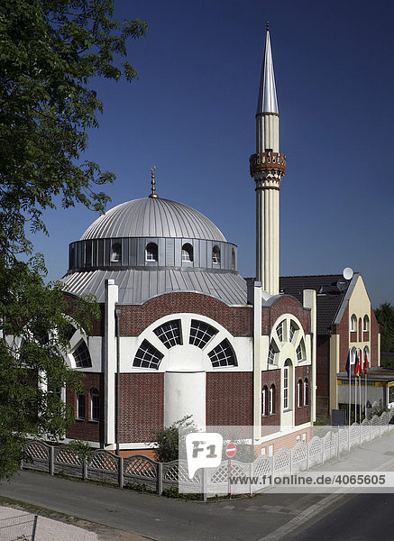 Ditib Merkez Moschee Grosste Moschee In Deutschland Duisburg Marxloh Nordrhein Westfalen Deutschland Europa