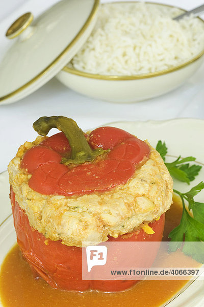 Gefüllte Paprikaschote  Tomatensoße  Reis - Rezeptdatei vorhanden