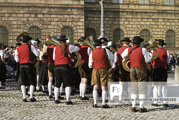 Traditional music group on Max-Joseph-Platz Square  Munich  Bavaria  Germany  Europe