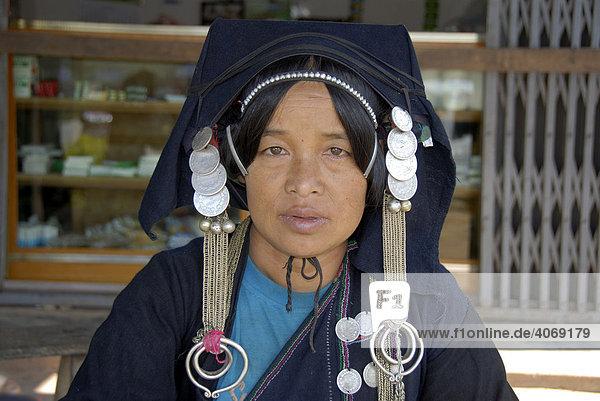 Frau vom Volk der Akha Phixo  Boun Neua  Phongsali Provinz  Laos  Südostasien  Asien