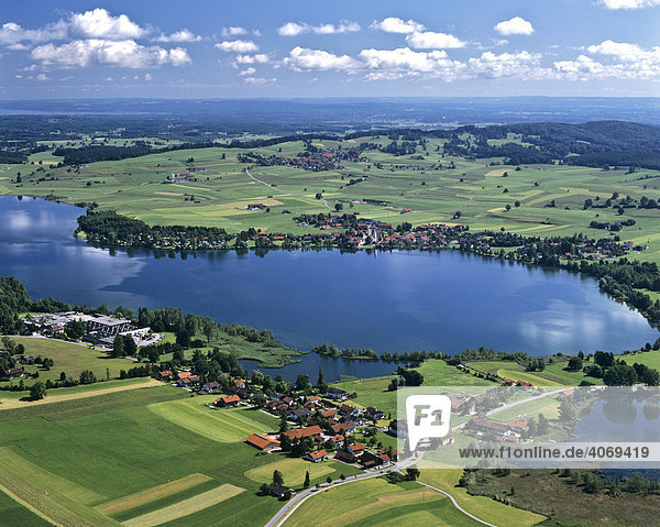 Riegsee  Froschhausen  Froschhausener See bei Murnau  Blaues Land  Oberbayern  Bayern  Deutschland  Europa  Luftbild