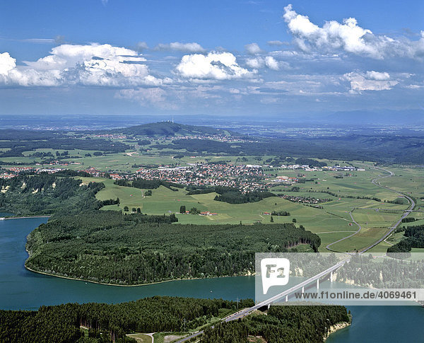 Lechtalbrücke bei Schongau Lech Peiting Hohenpeissenberg Oberbayern Bayern Deutschland Europa Luftbild