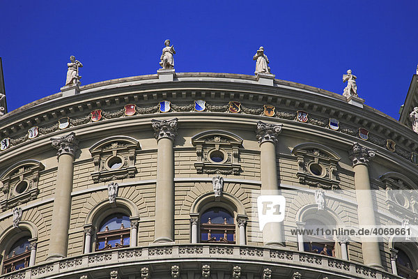Parlamentsgebäude Bundeshaus in Bern  Schweiz  Europa
