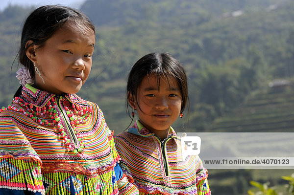 Two Vietnamese children  Bac Ha  North Vietnam  Southeast Asia