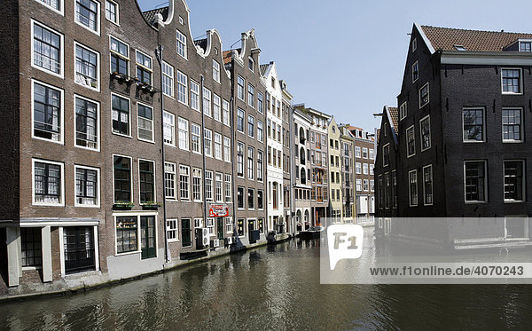 Grachtenhäuser am Burg Wal  Centrum  Amsterdam  Niederlande  Europa
