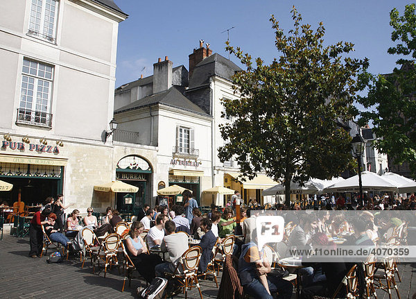 Marktplatz  Straßencafe  Tours  Frankreich  Europa