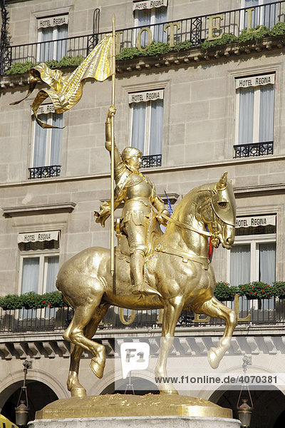 Reiterstatue von Jeanne d'Arc  Place des Pyramides  Rue de Rivoli  Paris  Frankreich  Europa