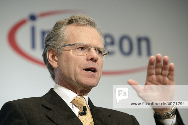 Wolfgang Ziebart  Vorstandsvorsitzender der Infineon Technologies AG bei der Bilanzpressekonferenz 2005 am 18.11.2005 in München  Bayern  Deutschland  Europa