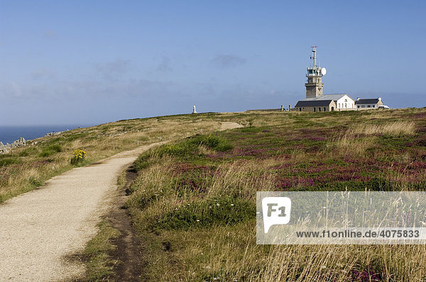 Lighthouse at the Pte. du Raz  Bretagne  France  Europe