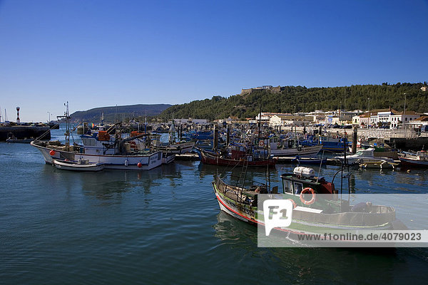Fischerhafen von Setœbal  Portugal  Europa