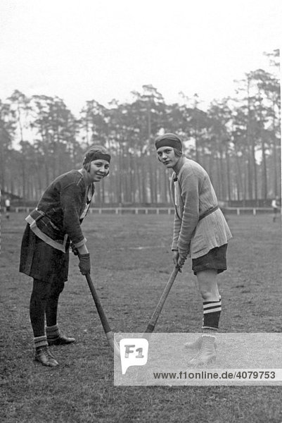 Historische Aufnahme  Damenhockey  ca. 1920