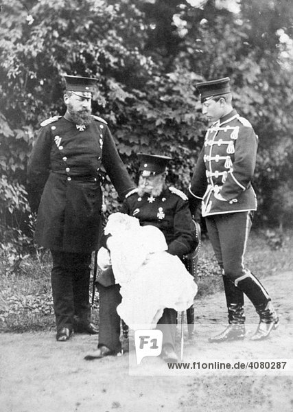 Historische Aufnahme  Originalfoto der drei Kaiser Wilhelm I.  Friedrich III. und Wilhelm II. mit Sohn  ca. 1900