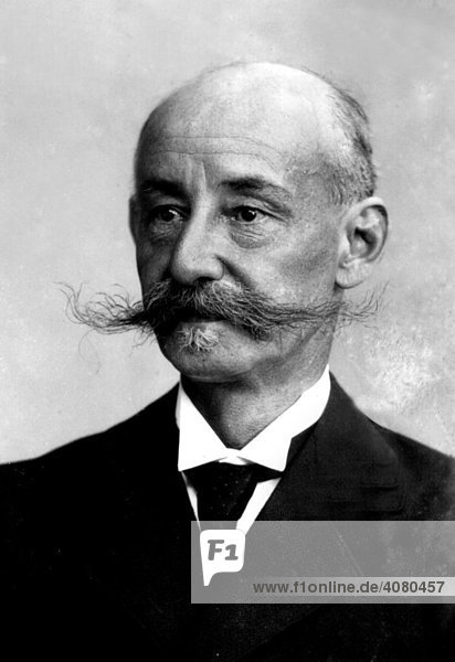 Historic photograph  old man with a moustache  around 1919