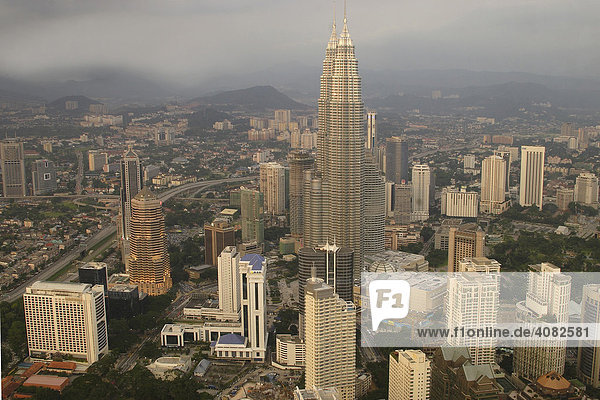 Skyline Kuala Lumpur  mit Petronas Tower  Malaysia