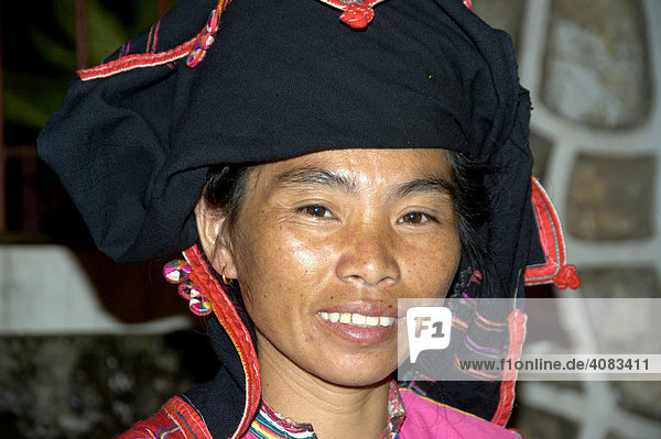 Portrait Laotin aus den Bergen in Tracht Luang Prabang Laos