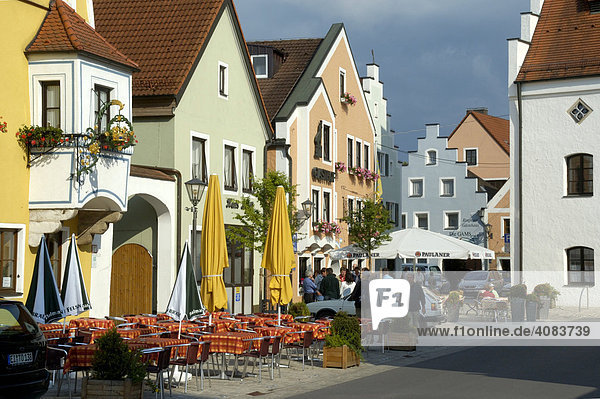 Altstadt mit typischen Giebeldächern der Jura Architektur Beilngries Altmühltal Oberbayern Bayern