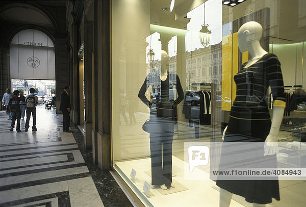 Turin Piemont Italien Via Roma Einkaufsarkaden Laubengänge Luxusmeile
