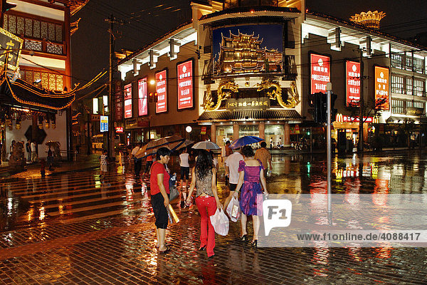 Rainy weather  new built quarter at the Yu-garden in the evening  Shanghai  China  Asia (composing)