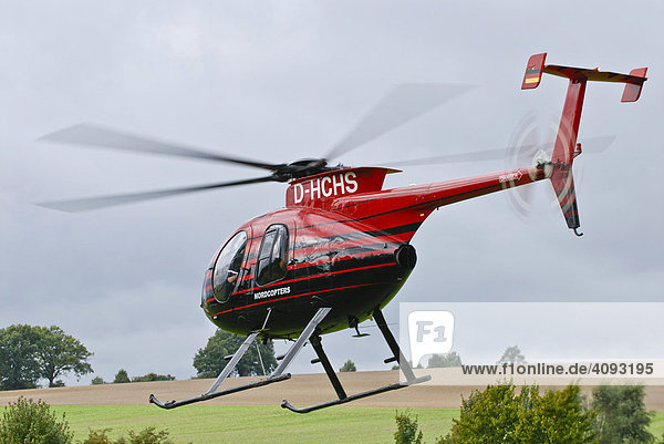 Start eines Helikopters MD500E