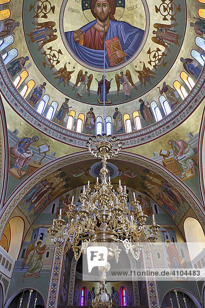 Innenansicht der griechisch orthodoxen Kirche Mitropolis Ypapanti  Thira  Santorin  Griechenland