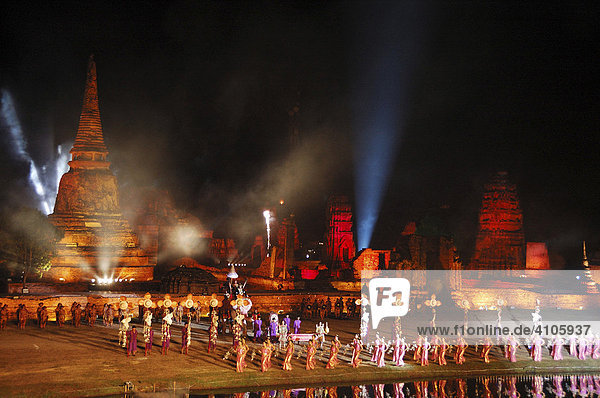Historic show and fireworks  Wat Pra Mahathat  Ayuthaya  Thailand