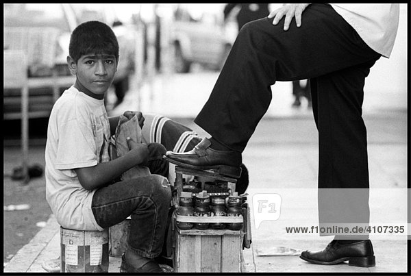 Shoeshine boy in Kirkuk